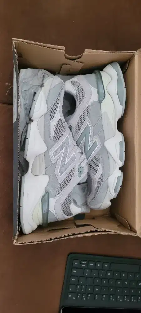 New balance 9060 size 42