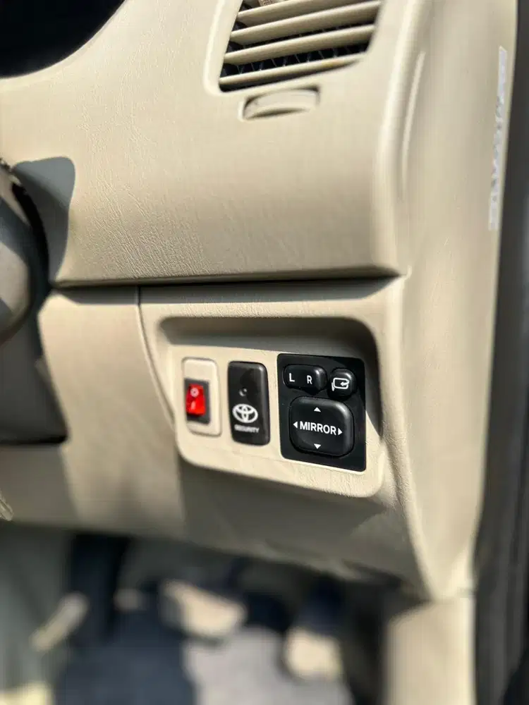 TOYOTA KIJANG INNOVA DIESEL 2014 MATIC