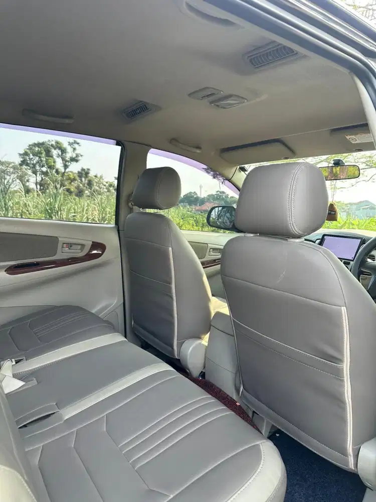 TOYOTA KIJANG INNOVA DIESEL 2014 MATIC