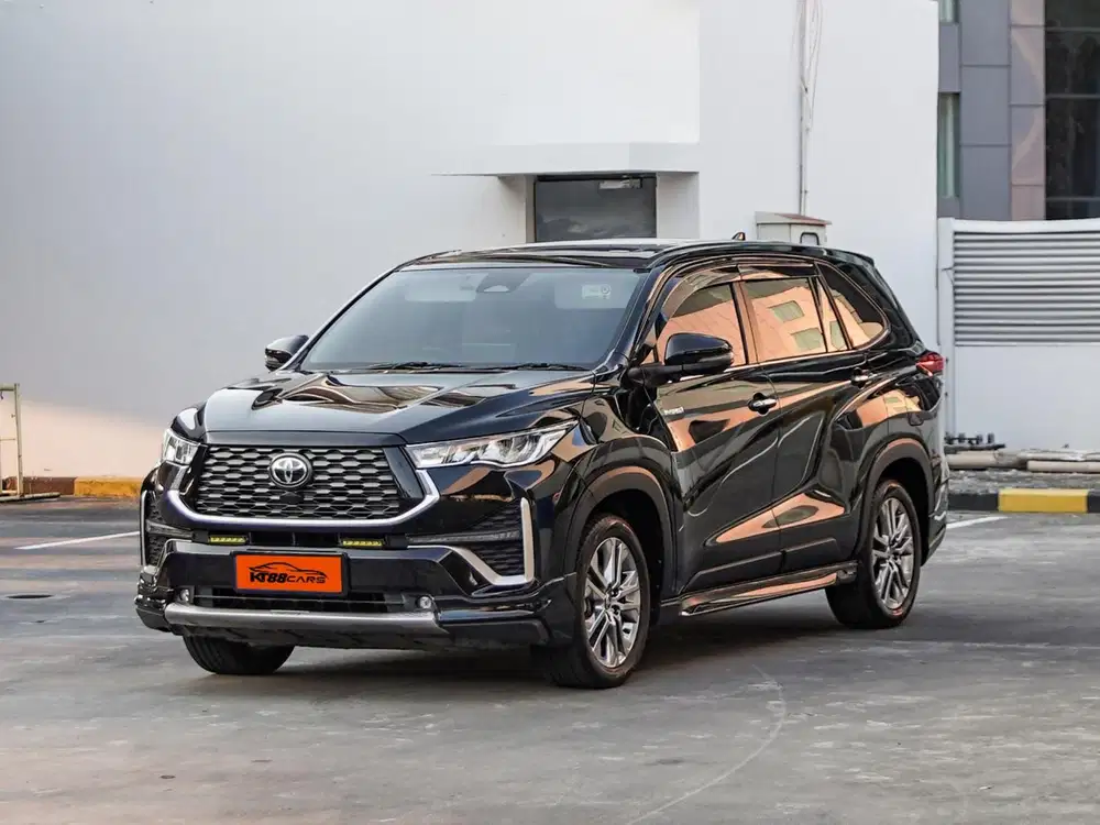 Toyota Zenix Q Hybrid Modelista RSE AT 2024 hitam ganjil