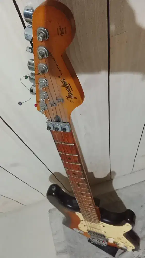 Gitar fendernya di mahar aja 1,5 nego
