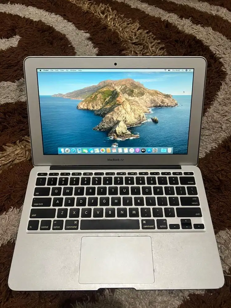 Macbook air 11 inch 4/128 i5 2012