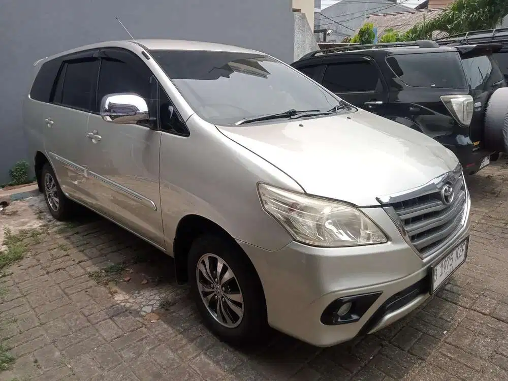 Toyota Kijang Innova 2013 Bensin