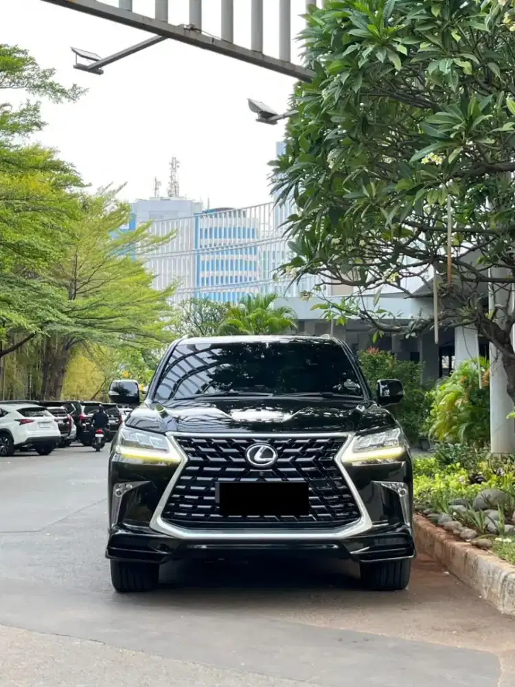 Lexus LX570 5.7L F-Sport Nik 2018