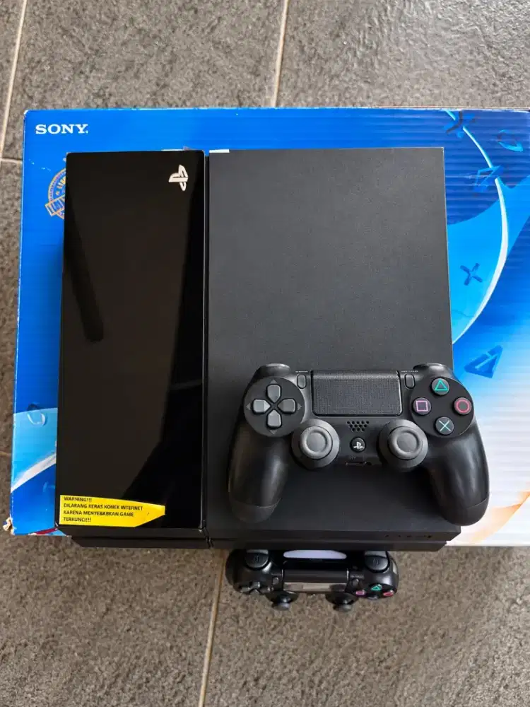 DIJUAL PS4 FAT 500GB + 2 stick ORIGINAL
