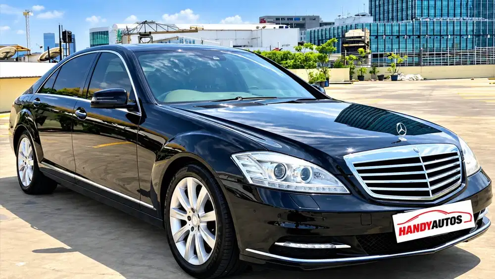 Mercedes Benz S300L Solitaire Facelift Tahun 2010 Automatic Hitam Meta