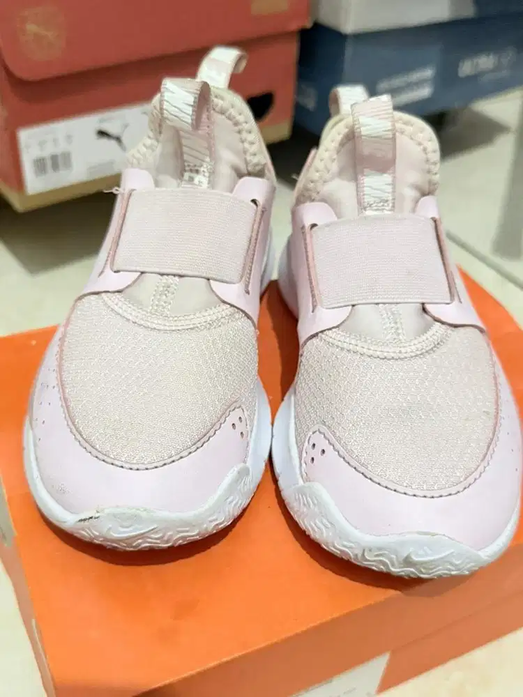 Sepatu Nike balita cewek