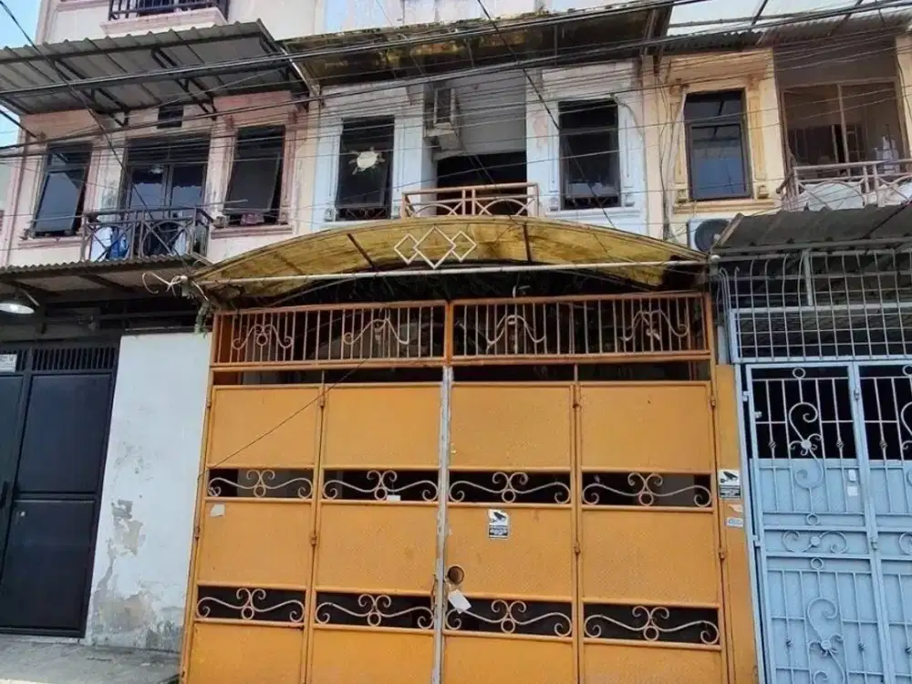 Di sewakan Ruko 4 Latai Siap Pakai Di Jln Jelambar Utama Sakti Jakarta Barat