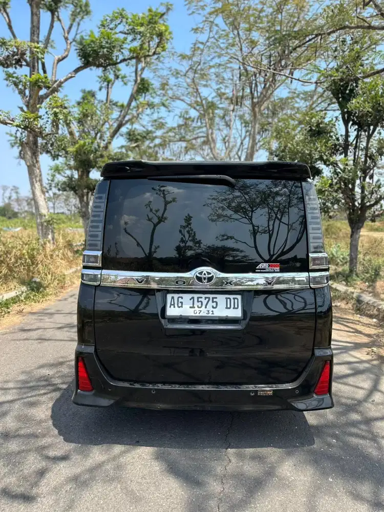 TOYOTA VOXY 2018 MATIC