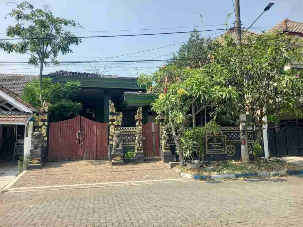 Dijual Rumah 2Lantai Di Bunderan Perumahan Pondok Blimbing Indah Araya Kota Malang