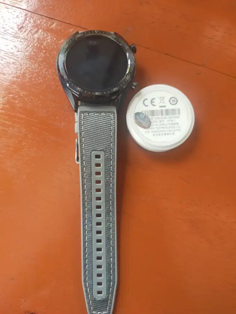 Jam Huawei Watch GT (Gen 1) * Keluaran pertama