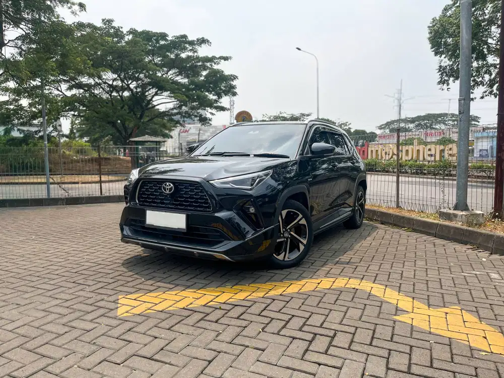 Toyota Yaris Cross 1.5 S HV with GR Parts Aero Pkg SUV