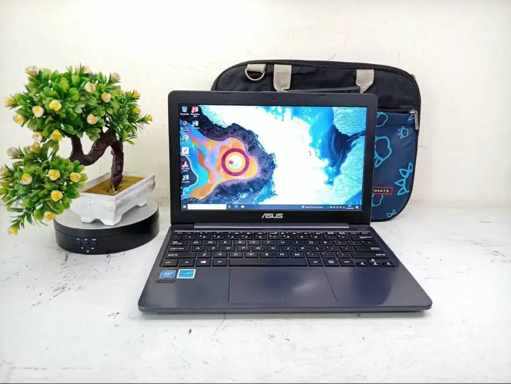 JUAL NB Asus E203MAH Celeron N4000/2gb/ssd 128gb/11,6inci