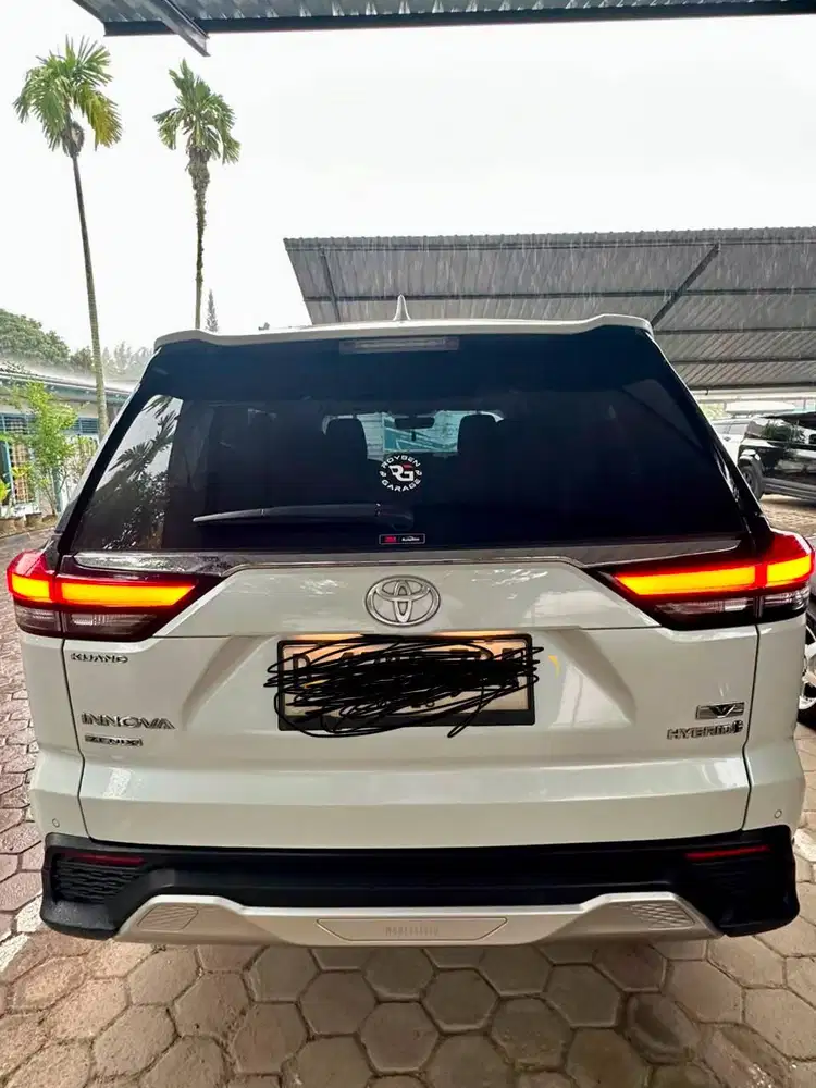 Toyota Innova Zenix V Hybrid Modellista 2023 A/T