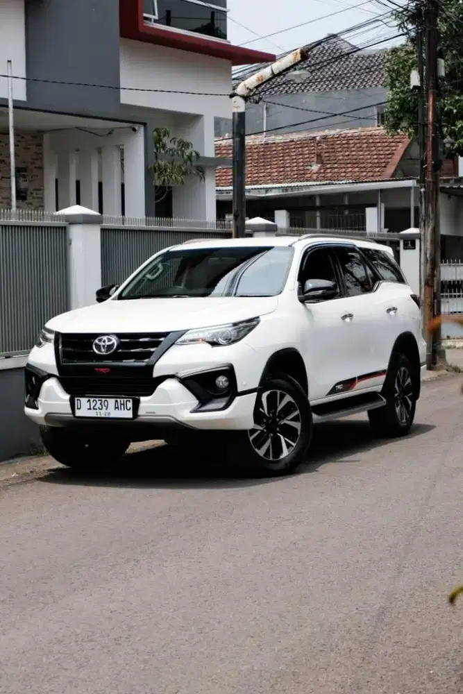 TOYOTA FORTUNER VRZ TRD 2.4 AT 2018