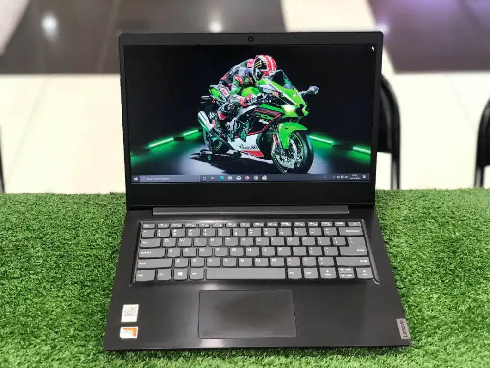 Lenovo IP S145 | AMD A9 | Radeon graphics | Ram 4 GB | Ssd 256 GB