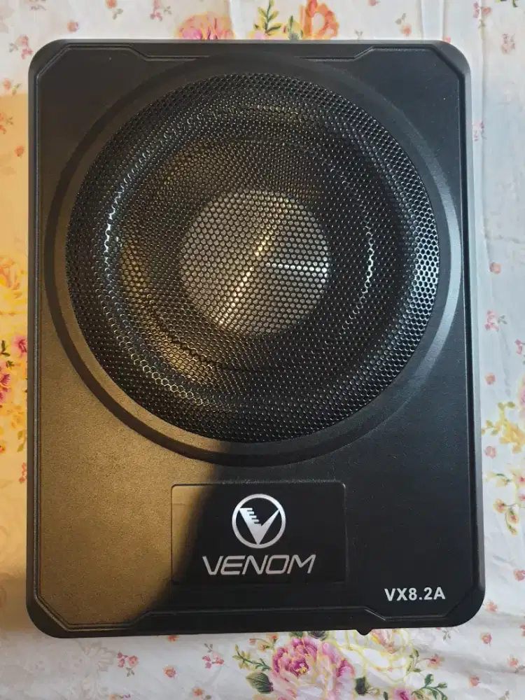 Subwoofer Kolong Venom