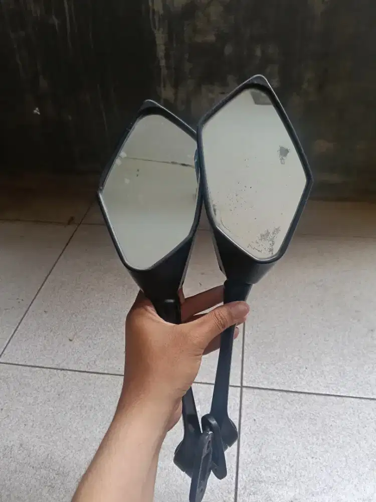 Spion & spakbor belakang CBR facelift
