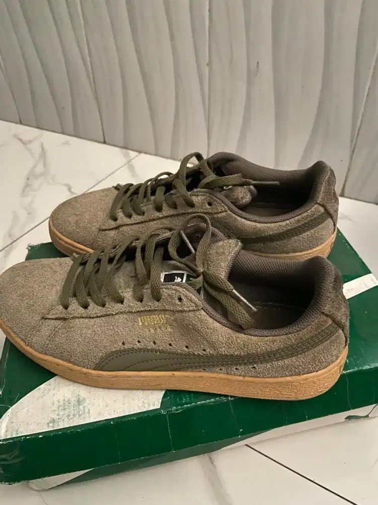 Adidas suede army