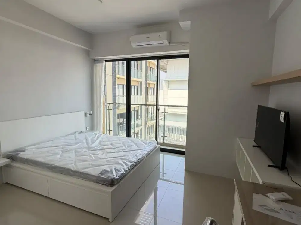 Disewakan Apartemen UC Tower Denver Sambikerep Studio 30 m2 Lantai 31 Full Furnished View Pool