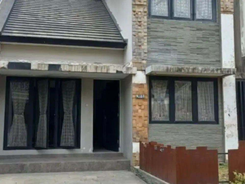 Dijual Rumah Villa Valensia Pakuwon Indah Lakarsantri 2 Lantai 5 KT SHM