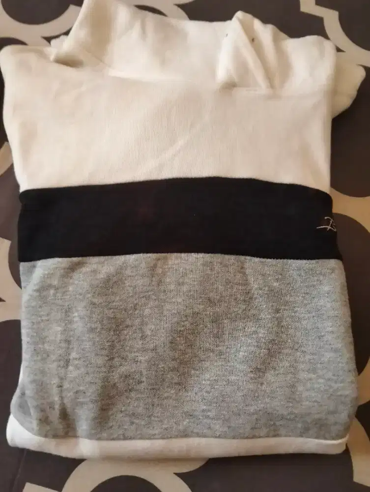 Sweater keren mulus