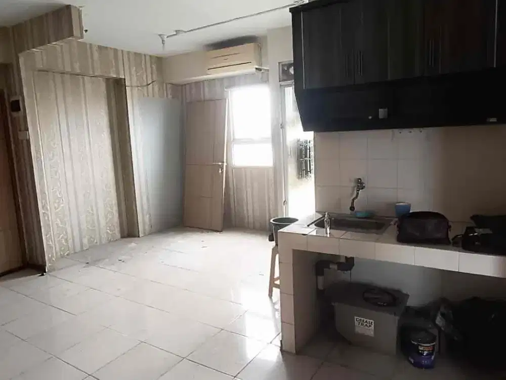 Disewakan Apartement Type 3 Br Diubah Jadi 2 Br Semi Furnished Lantai 3 di Green Palm Residence - Kresek - Kosambi - Jakarta Barat