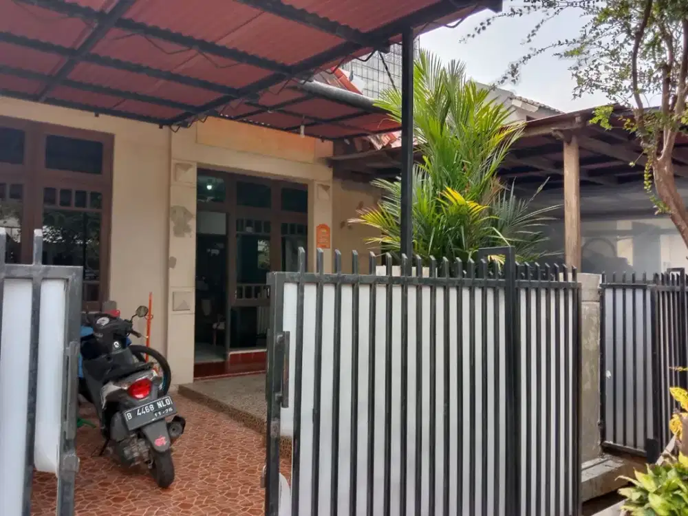 Dijual rumah di Vila Melati Mas