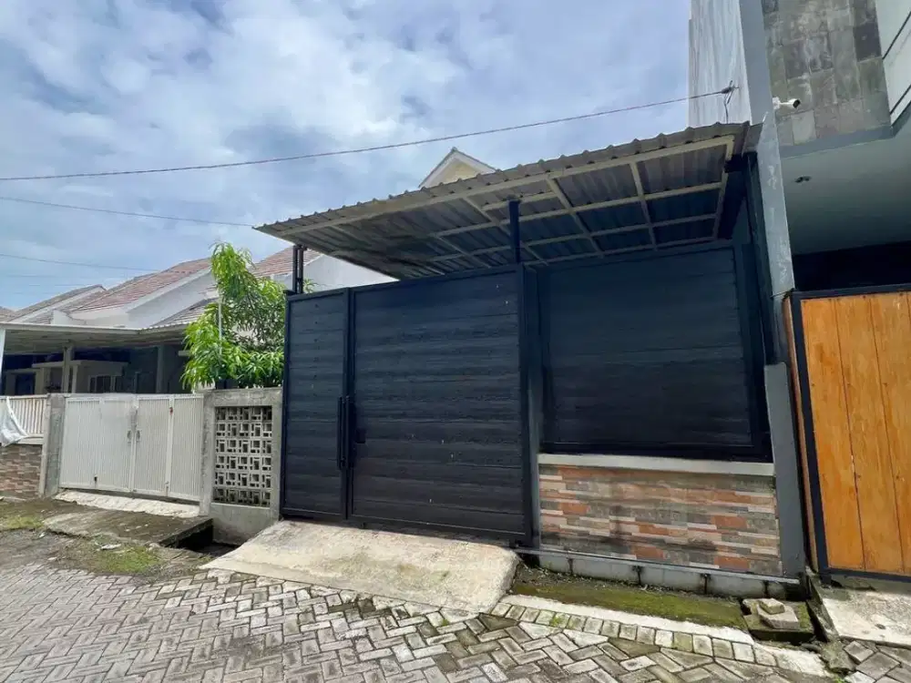 Dijual rumah minimalis graha sukolilo regency