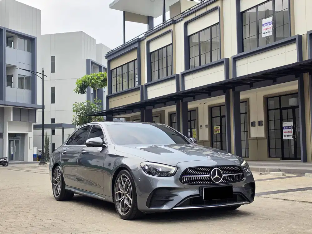 Mercedes-Benz e300 2.0 amg line sedan