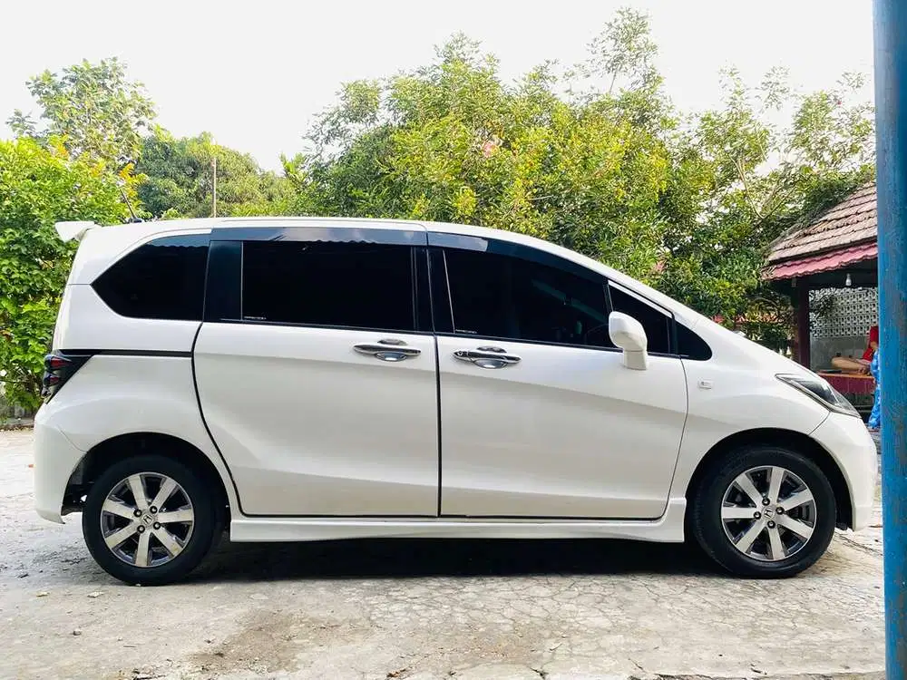 Honda Freed 2009 Bensin