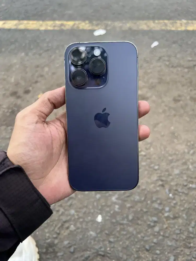 Cari iPhone 15 Pro 15 Pro Max 15 Plus Kondisi Istimewa
