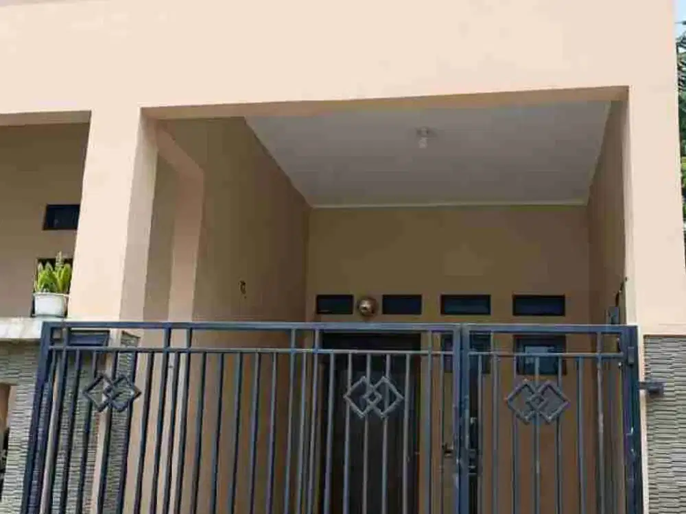 dijual rumah siap huni lokasi ramai dan strategis