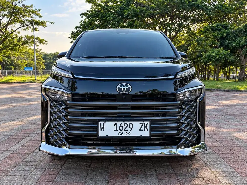 [KM 27rb] TOYOTA VOXY 2.0 TSS MATIC 2024 ISTIMEWA