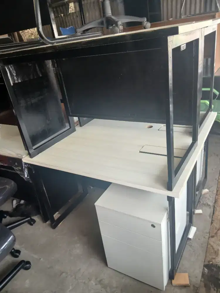 meja staf kantor besi