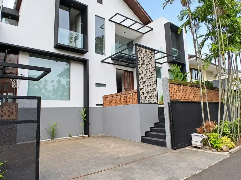 Rumah Mewah Modern Tropis di Lebak Bulus, Private Pool & Siap Huni!