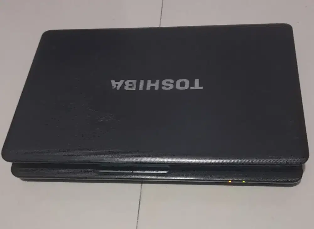 Laptop toshiba c640 Amd E2 ssd 128 ram 4gb