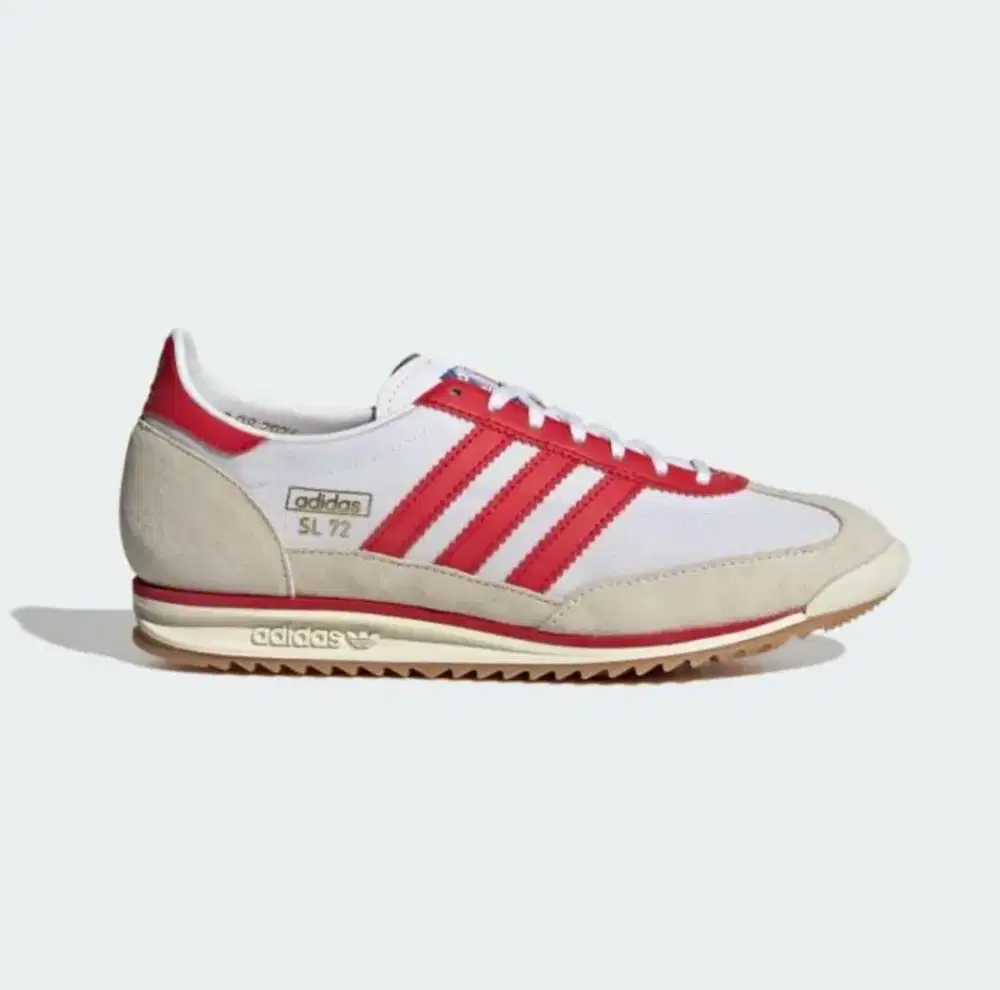 Dijual sepatu adidas untuk jogging hunting