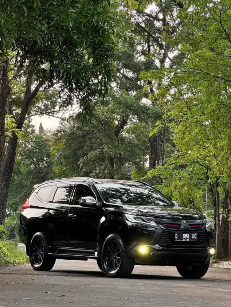 Pajero Dakar 2017 matic ANTiiKk Pisan..
- KM low 57rb istw Skli