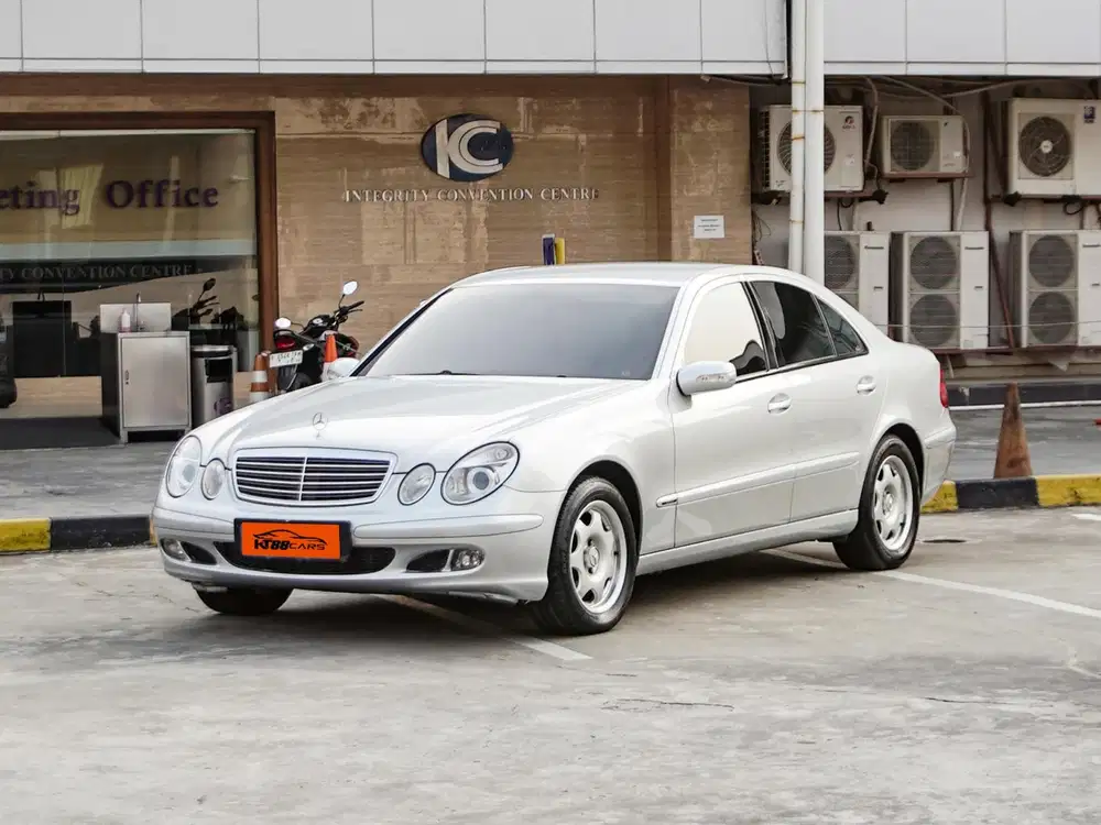 Mercedes Benz E200K Kompresor AT 2007 Abu abu ganjil