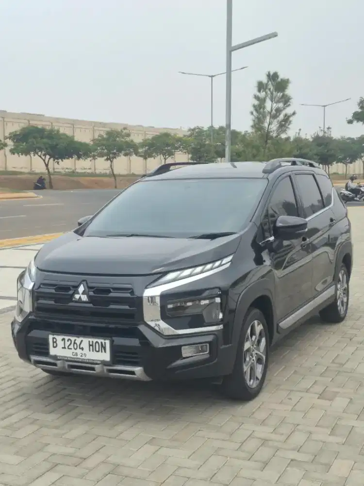 MITSUBISHI XPANDER CROSS PP 2024 HITAM. KM 13RB. PAJAK 08/2027.