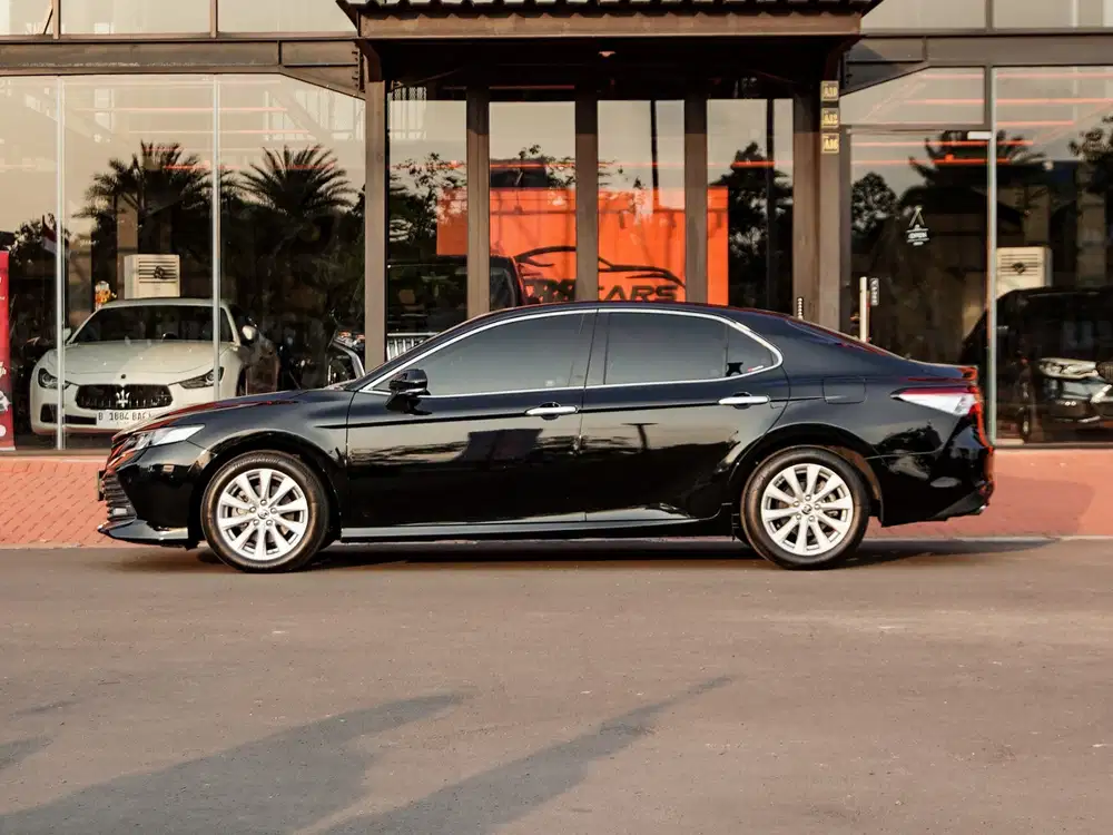 Toyota Camry V 2.5 AT 2020 Hitam