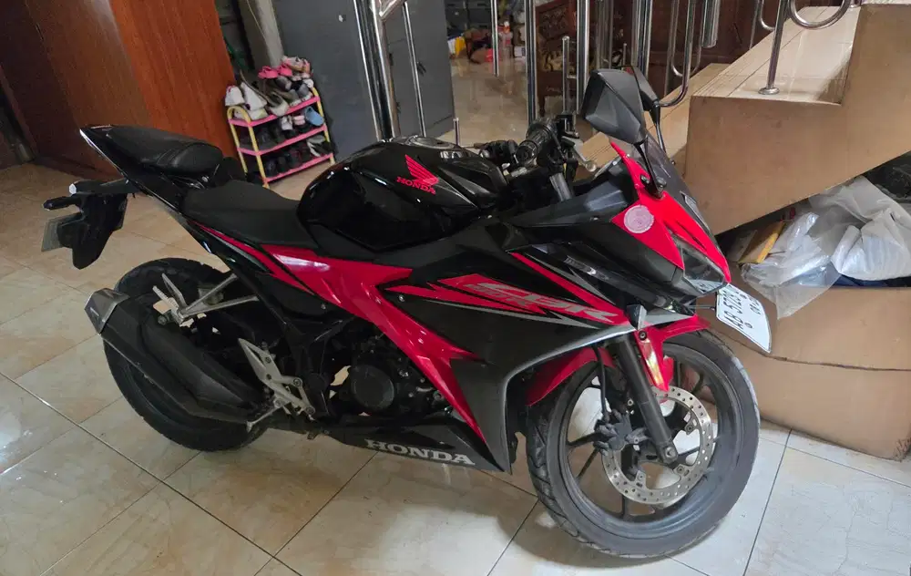 Cbr 150 faceclif 2018 gbm kredit / tunai