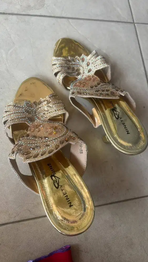 Sepatu Kondangan Gold Mewah Shoes Pesta Party