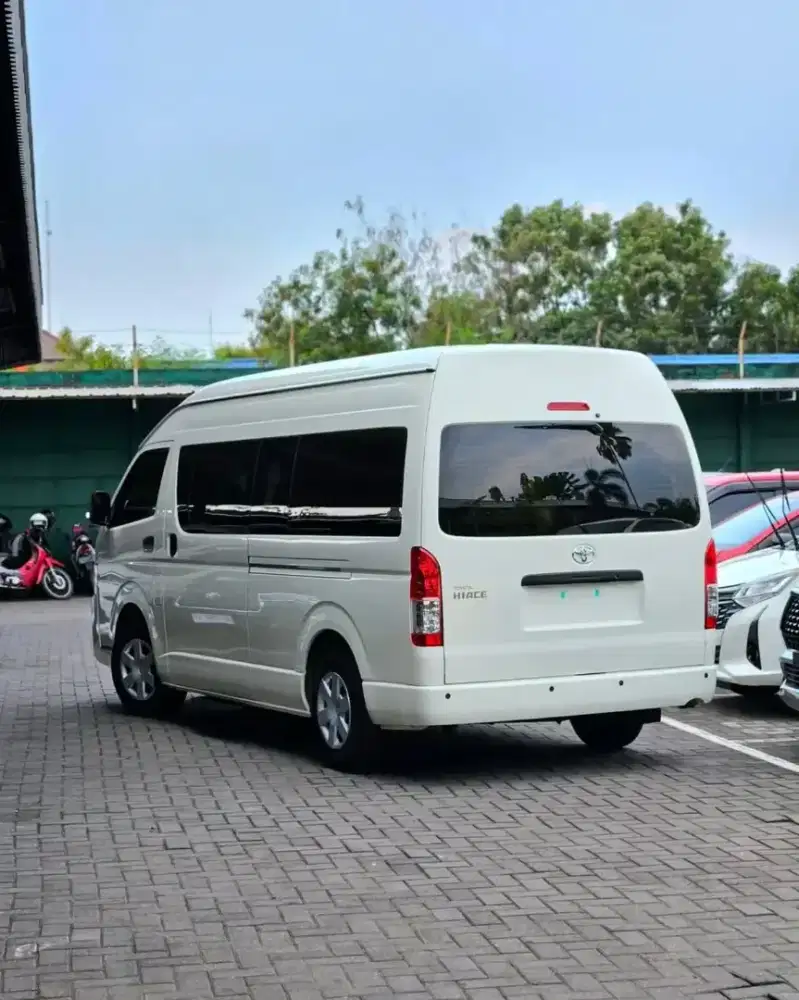 HiACE COMMUTER BARU BISA KREDIT YA