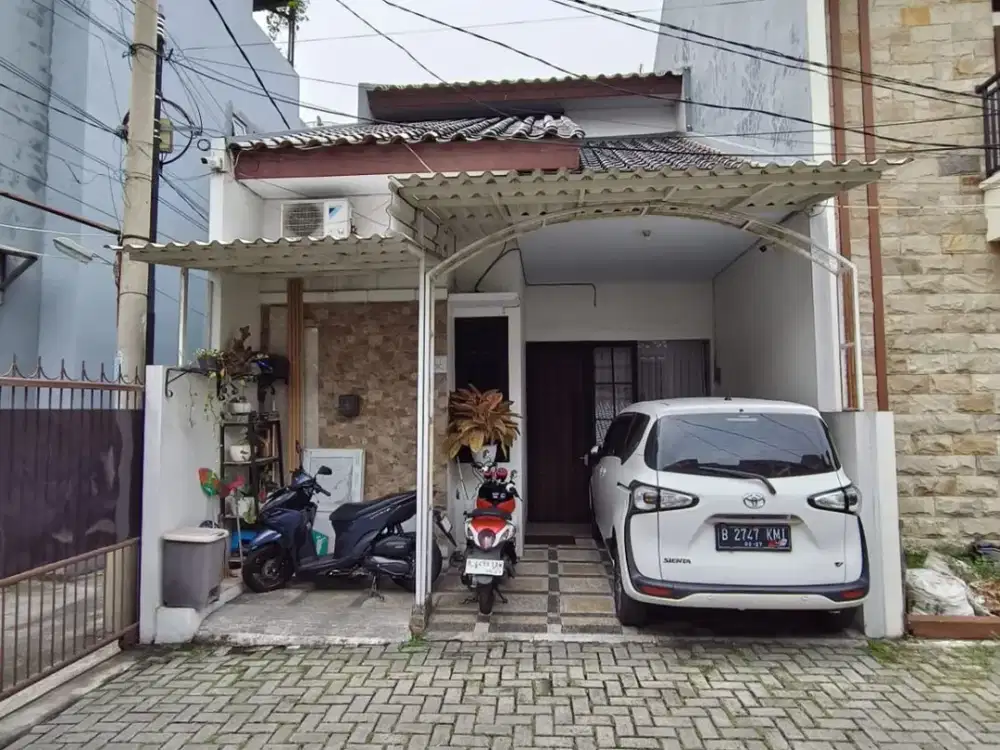 DIJUAL RUMAH MINIMALIS SEMI FURNISHED DENGAN KITCHEN SET & WATER HEATER SELANGKAH KE BKT DI BINTARA BEKASI BARAT