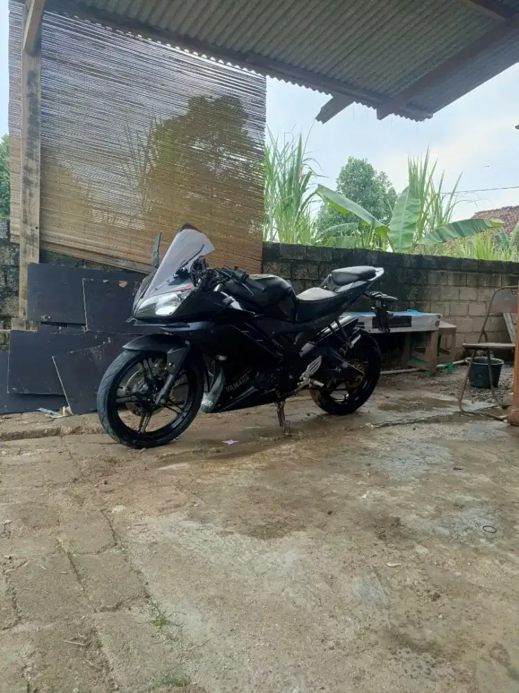 Yamaha r15 v2 lengkap plat sebrang