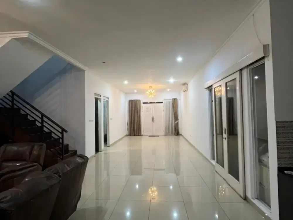Dijual Rumah 2 Lantai Semi Furnish di Batununggal Indah Bandung