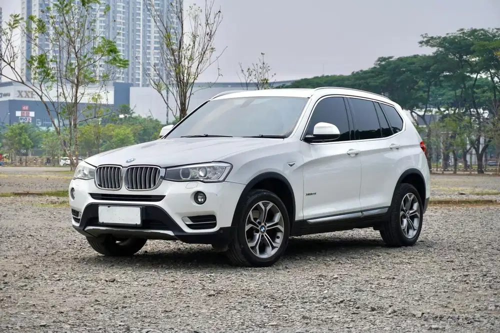 DP Ringan ! BMW X3 F25 xLine Facelift LCI xDrive20i 2015 Putih DP 59jt