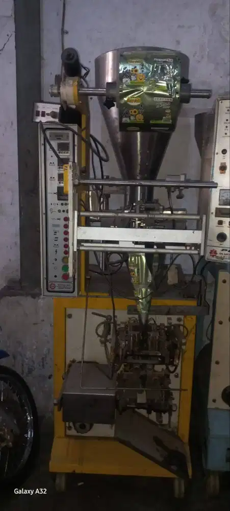 Mesin Vertical 4 Side Seal Kiong Ho (Cairan, bubuk, butiran)